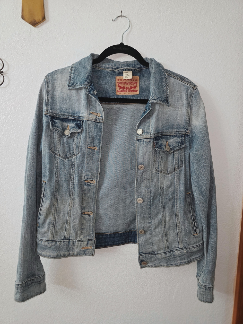 Levi's Light Wash Denim Jacket - Women's Size Medium